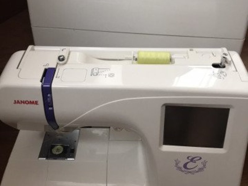 Вышивальная машина Janome Memory Craft 300e купить за 45000 р. в Астрахани из рук в руки, цена