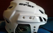 хоккейный шлем