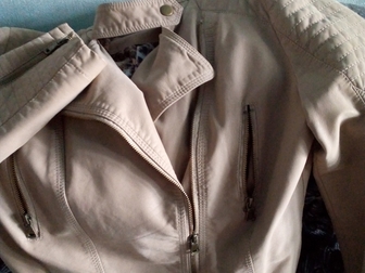 Скачать бесплатно foto  Женская легкая куртка, размер 44, цвет бежевый, на подкладе, Молнии на застежке и рукавах,искусственная замша, короткая, 69829354 в Бийске