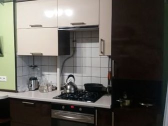 Продаю угловой кухонный гарнитур в идеальном состоянии в связи с переездом, в Чебоксарах
