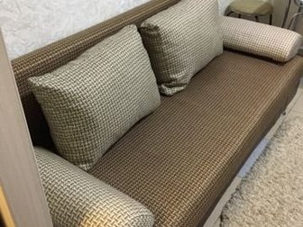 Продаю диван, месяц назад куплен, размер длина 190см ширина 80см, отдам за 5500р, есть торг в Чебоксарах