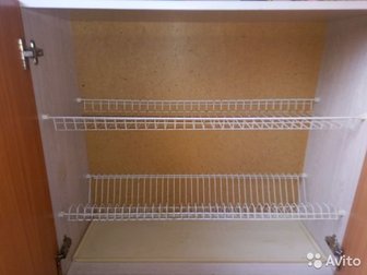 Продаю шкафчик на кухню навесной с сушилкой в хорошем состояние (размер 80на30) в Чебоксарах