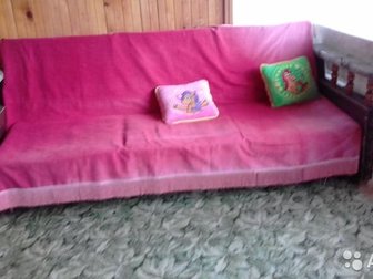 Длинна дивана 2 метра ширина 80 см, б\у не раскладывается в Кирове