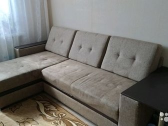 Продам угловой диван-кровать Вольберг медово-коричневого цвета с деревянными подлокотниками и ящиком для белья, 3 съемные подушки (никак не крепятся к дивану)Угол в Королеве