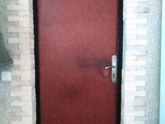 Дверь металичиская Б/У в хорошем состоянии,  размер 860 х 2000 в Курске