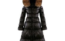 Зимнее длинное женское пальто-пуховик от Moncler