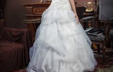 Шикарное испанское свадебное платье