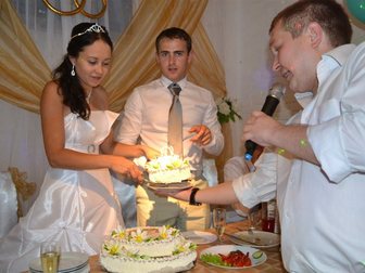 Увидеть фото  Ведущий на корпоратив, свадьбу и юбилей 33621809 в Омске
