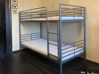 Двухъярусная металлическая кровать Ikea в отличном состоянии,  Полная комплектация,  Продается вместе с 2 матрасами и чехлами, Состояние: Б/у в Ростове-на-Дону