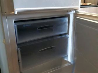 Холодильник INDESIT ,  В хорошем состоянии (в рабочем состоянии ),  Продаётся так как был куплен другой, Состояние: Б/у в Саранске