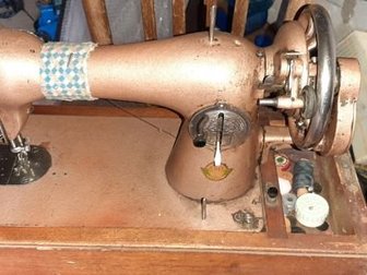 Швейная машинка КМЗ им,  Калинина рабочая с футляромСостояние: Б/у в Твери