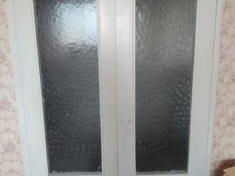 Двойные двери со стеклом, 4 двери: 2 шириной 60 см, , 2 шириной 79 см,  б/у,  самовывоз, возможно по отдельности,  Цена указана за все 6 дверей, в Великом Новгороде