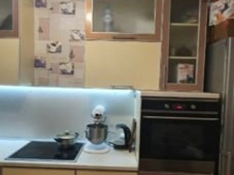 продам кухонный гарнитур, , сделанный на заказ , , для кухни застройщика КИТ, , очень удобная и вместительная , самовывоз , , при необходимости поможем решить разборку в Воронеже